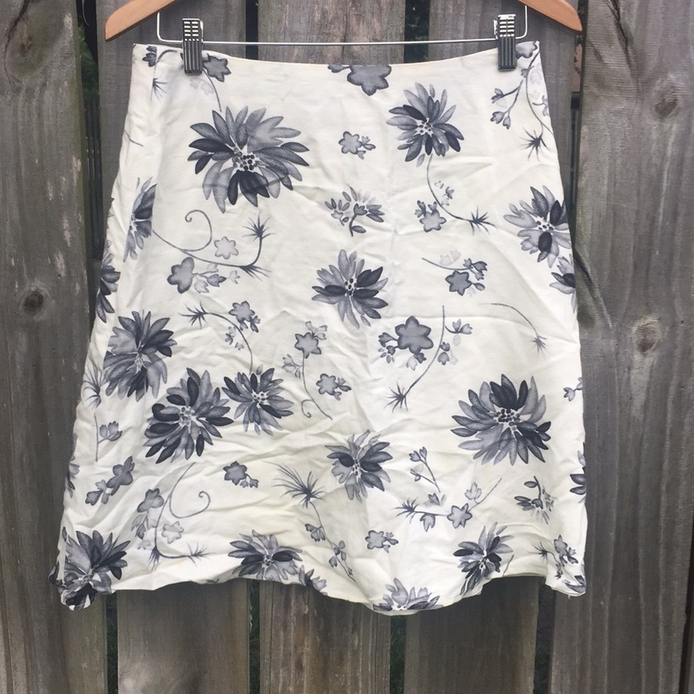 Mercer & Madison Floral Print Skirt Size 6